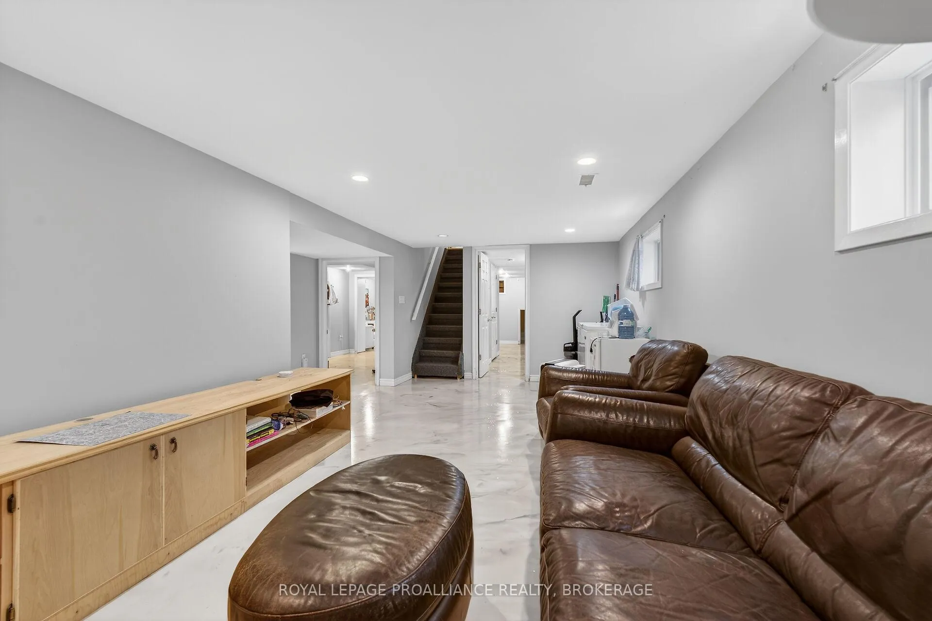 Photo 21 of 17 Stanley Street, Kingston, East of Sir John A. Blvd — HOMEH