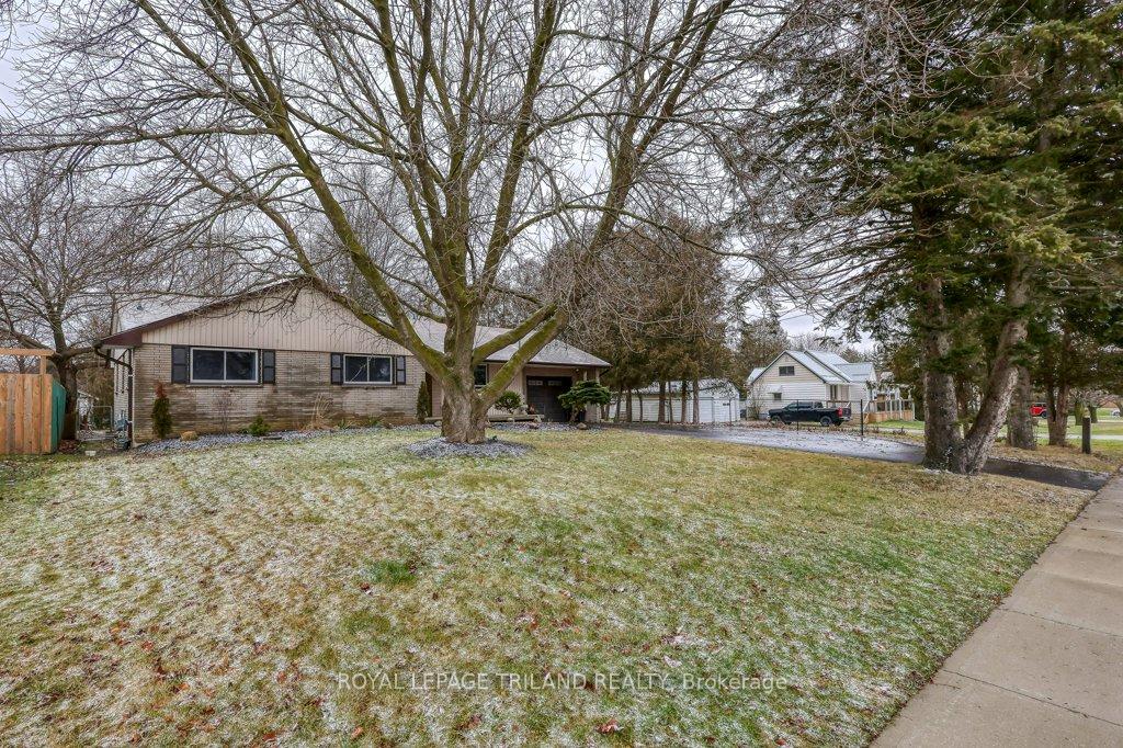 Photo 5 of 796 Elm Street, Central Elgin, Rural Central Elgin — HOMEH
