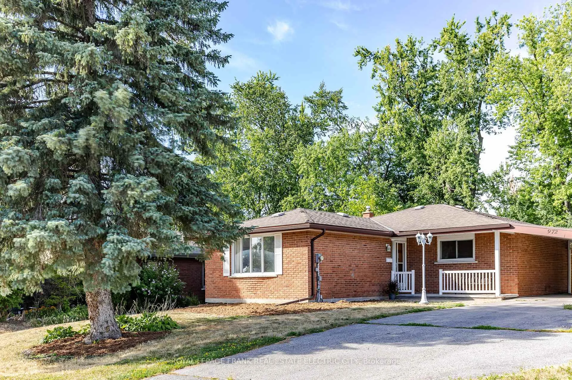 Front of 972 Southlawn Drive