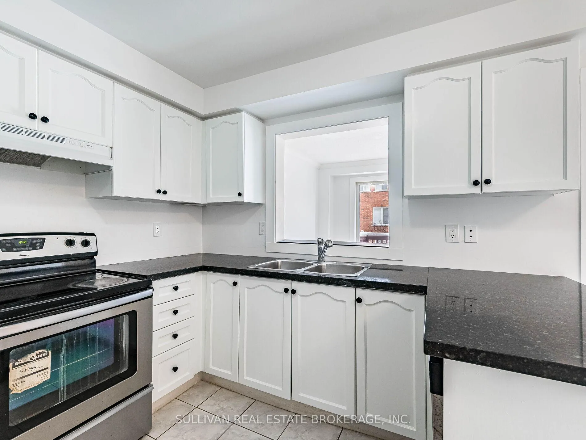 Photo 11 of 163 Sassafras Circle, Vaughan, Patterson — HOMEH