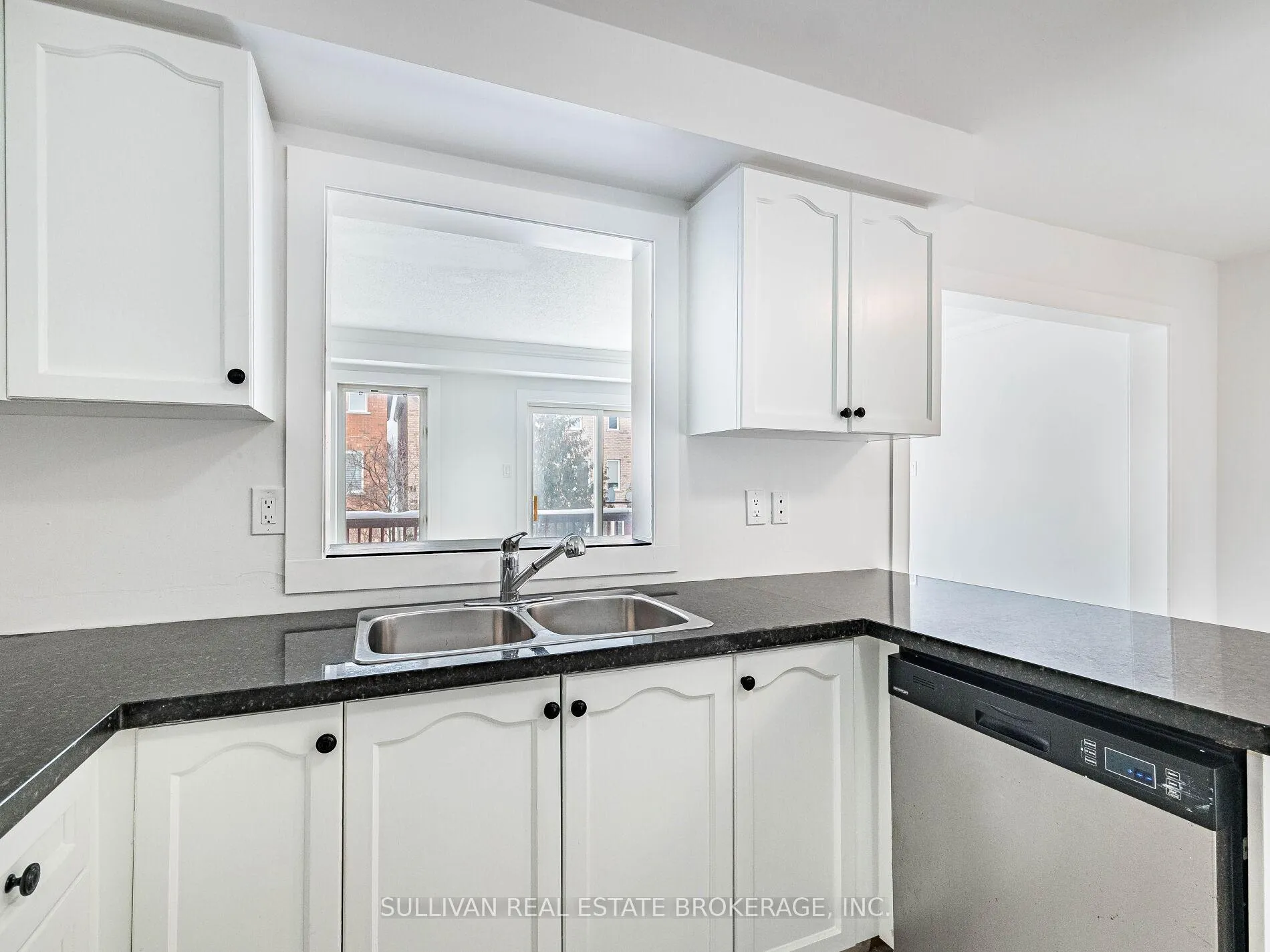Photo 38 of 163 Sassafras Circle, Vaughan, Patterson — HOMEH