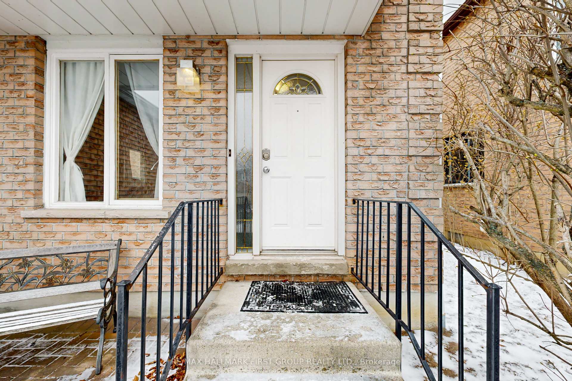 Photo 3 of 58 Leach Drive, Ajax, South East — HOMEH