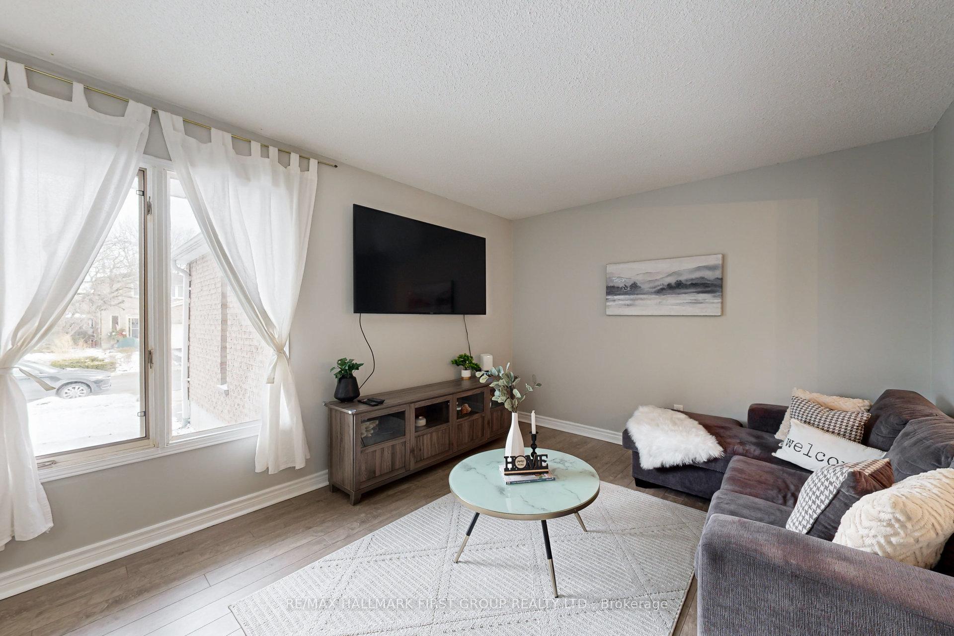 Photo 8 of 58 Leach Drive, Ajax, South East — HOMEH