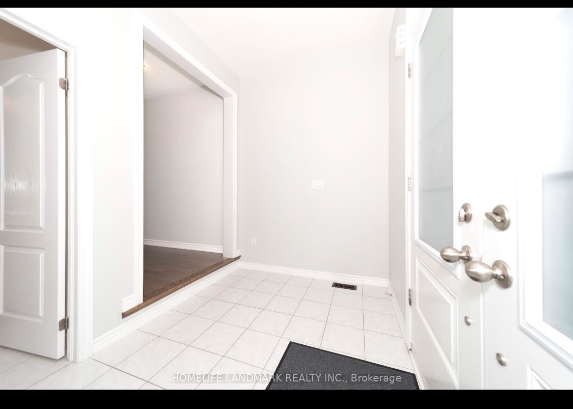 Photo 9 of 224 Danny Wheeler Boulevard, Georgina, Keswick North — HOMEH