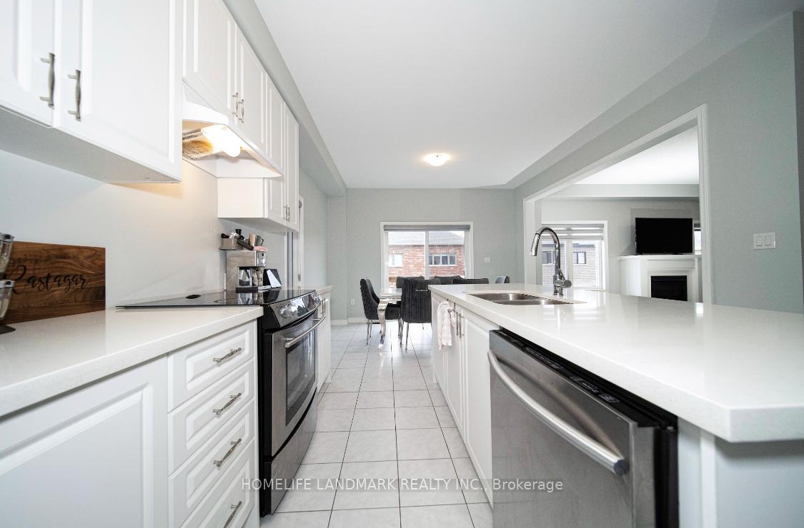Photo 11 of 224 Danny Wheeler Boulevard, Georgina, Keswick North — HOMEH
