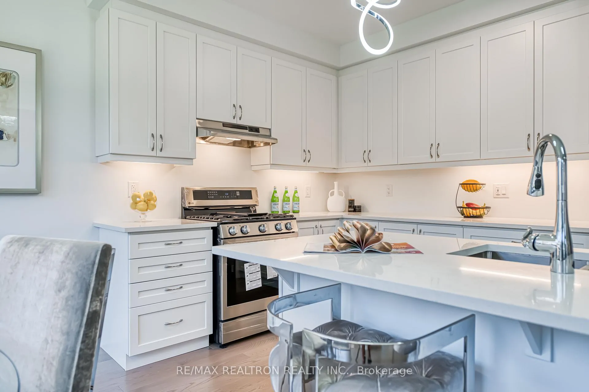 Photo 23 of 63 Greenridge Crescent, Markham, Victoria Square — HOMEH