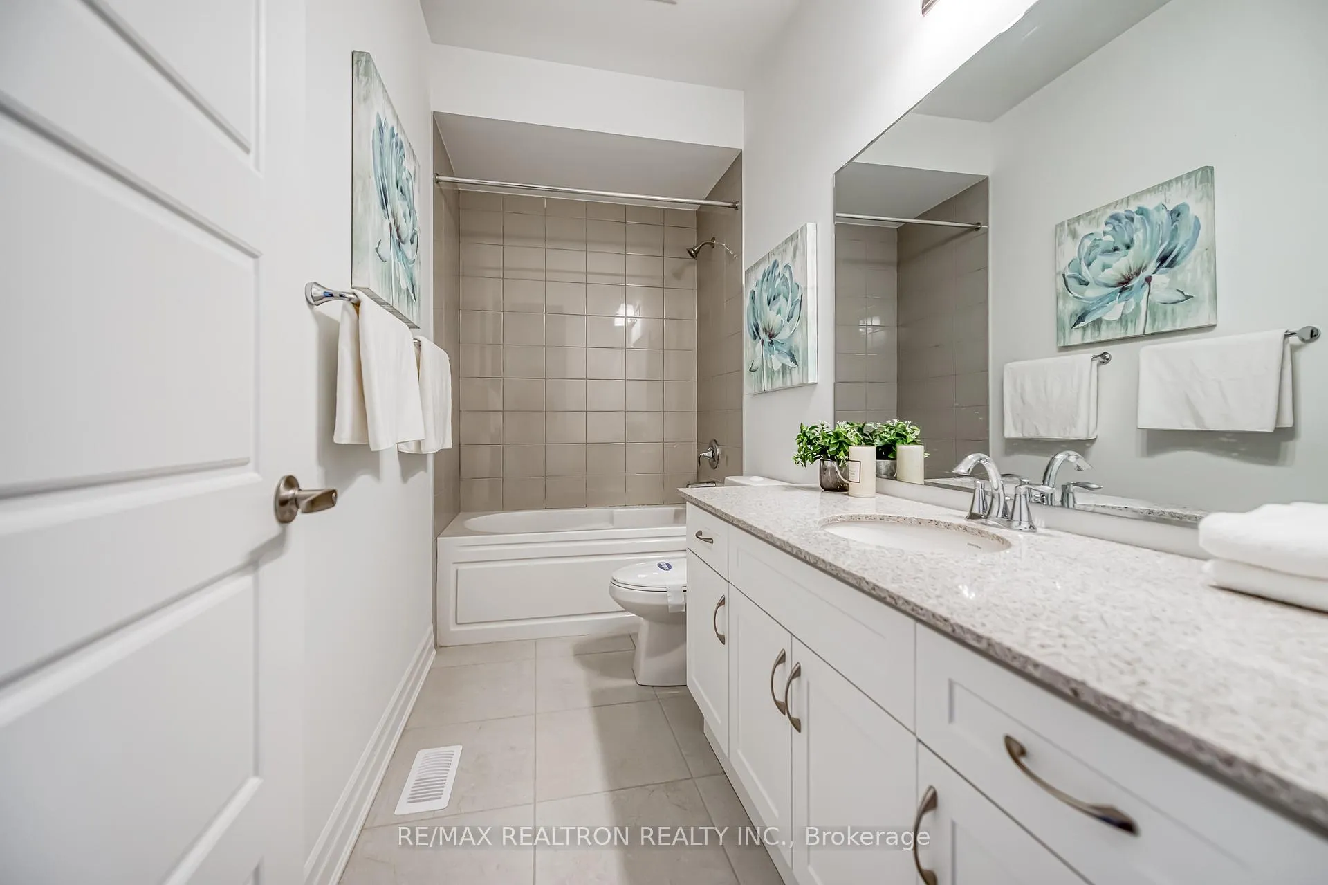 Photo 36 of 63 Greenridge Crescent, Markham, Victoria Square — HOMEH