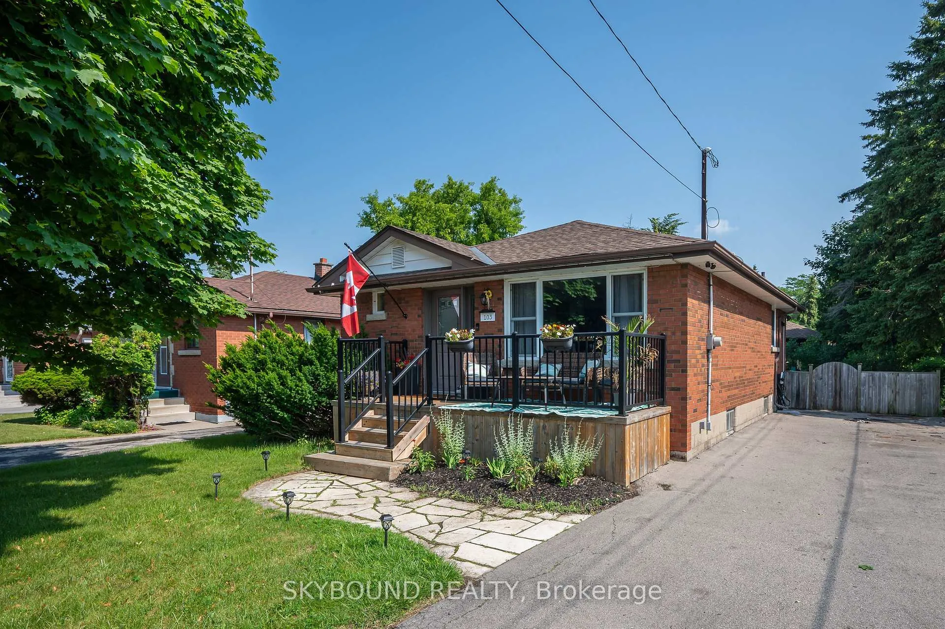 Photo 1 of 103 McElroy Road E, Hamilton, Balfour — HOMEH
