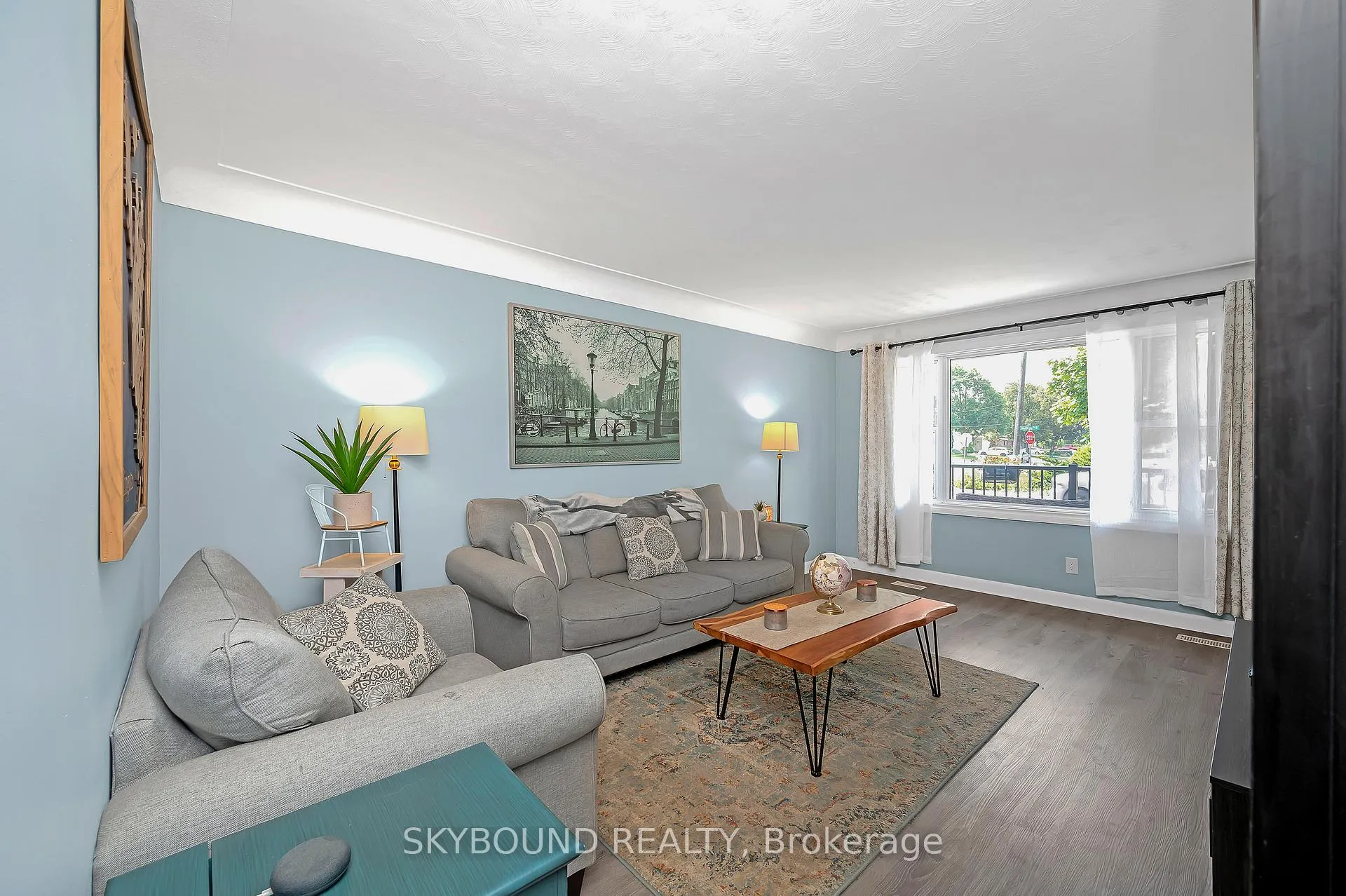 Photo 5 of 103 McElroy Road E, Hamilton, Balfour — HOMEH