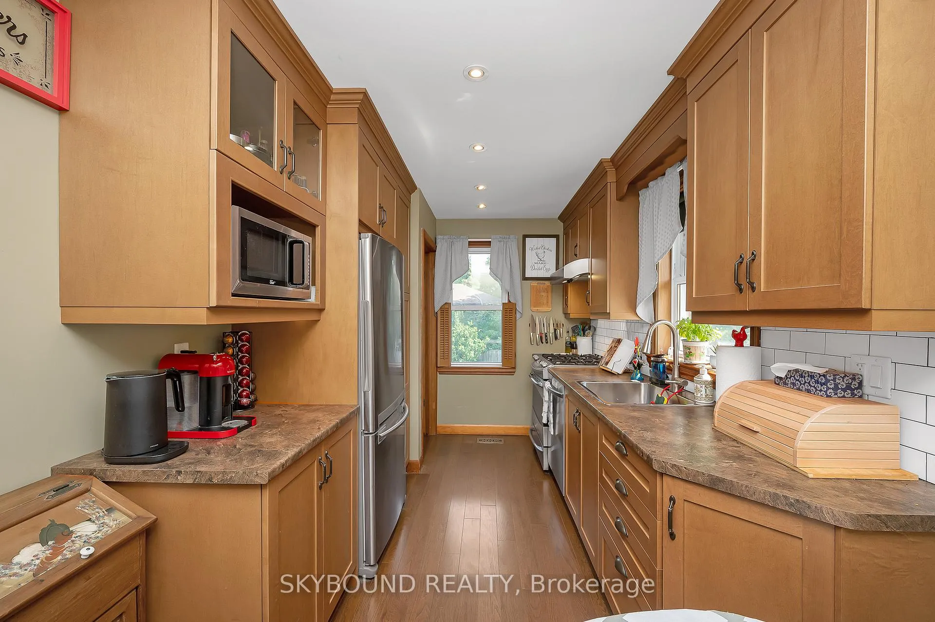 Photo 7 of 103 McElroy Road E, Hamilton, Balfour — HOMEH