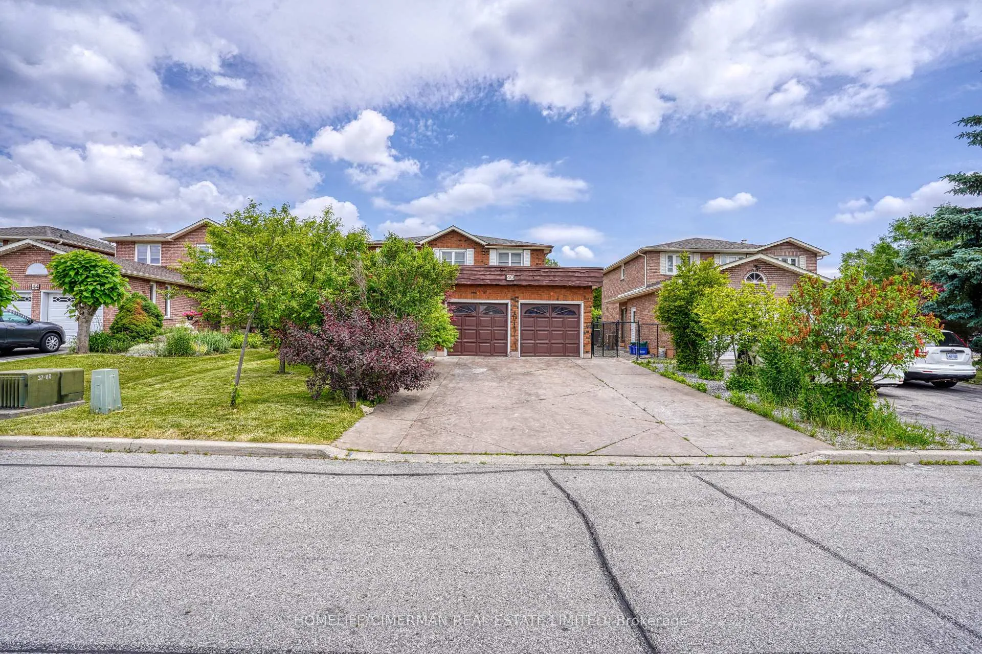 Front of 40 Queenston Crescent