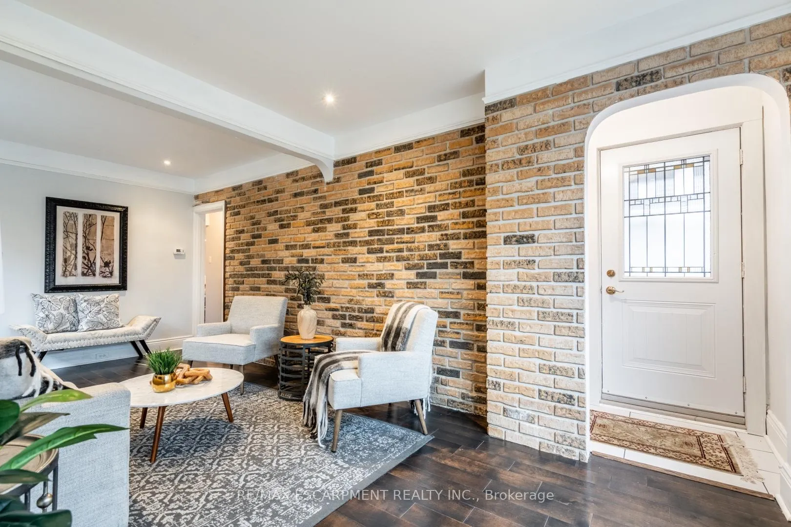 Photo 11 of 149 Weir Street N, Hamilton, Homeside — HOMEH