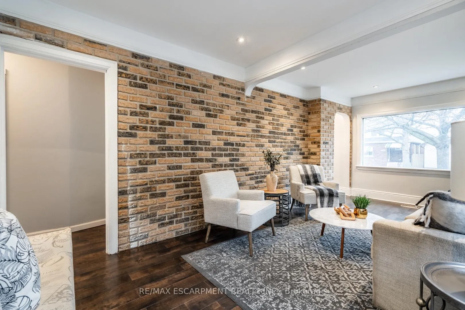 Photo 16 of 149 Weir Street N, Hamilton, Homeside — HOMEH