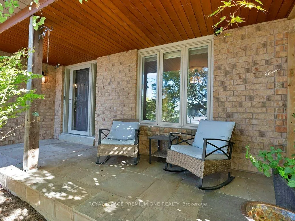 Photo 2 of 417 Kingsview Drive, Caledon, Bolton North — HOMEH
