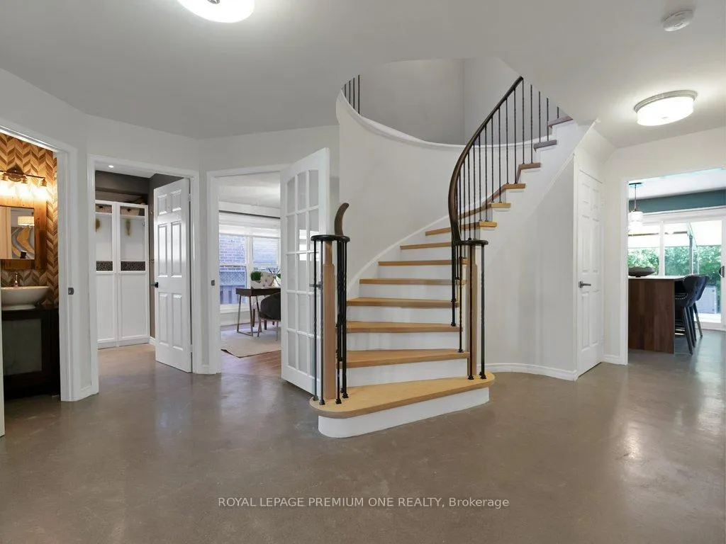 Photo 3 of 417 Kingsview Drive, Caledon, Bolton North — HOMEH