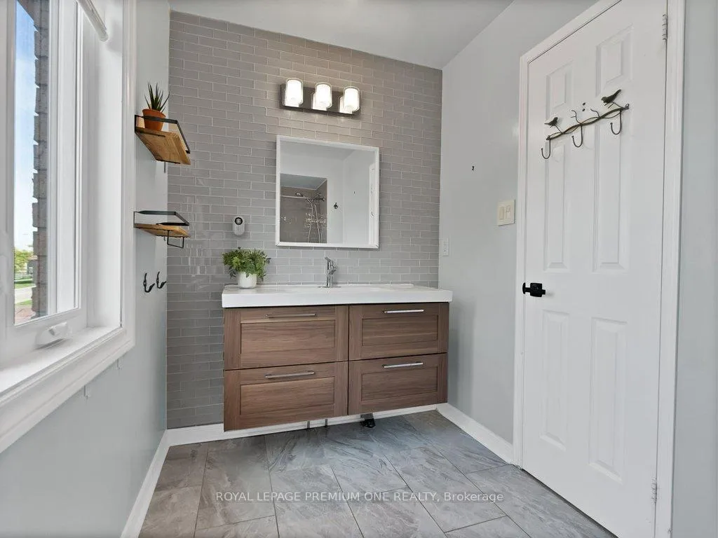 Photo 26 of 417 Kingsview Drive, Caledon, Bolton North — HOMEH