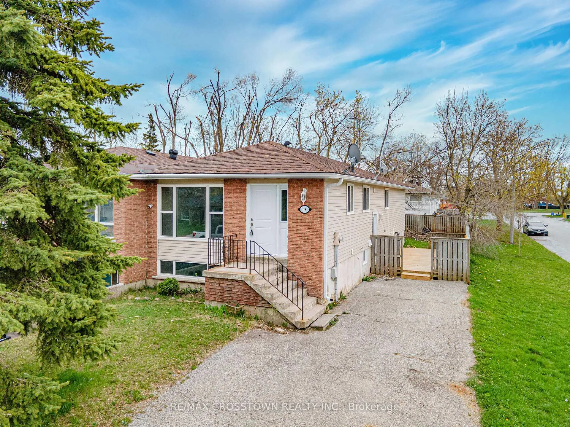 Photo 1 of 43 Charlbrook Avenue, Barrie, Cundles East — HOMEH