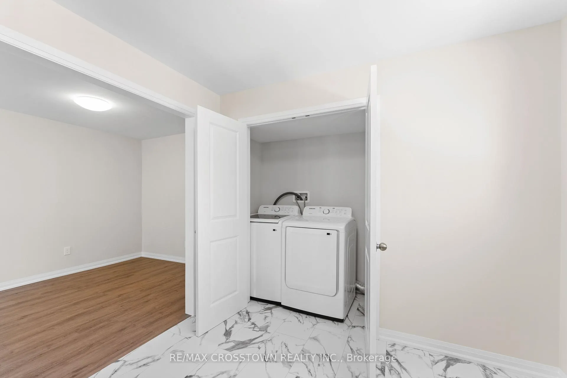 Photo 5 of 43 Charlbrook Avenue, Barrie, Cundles East — HOMEH