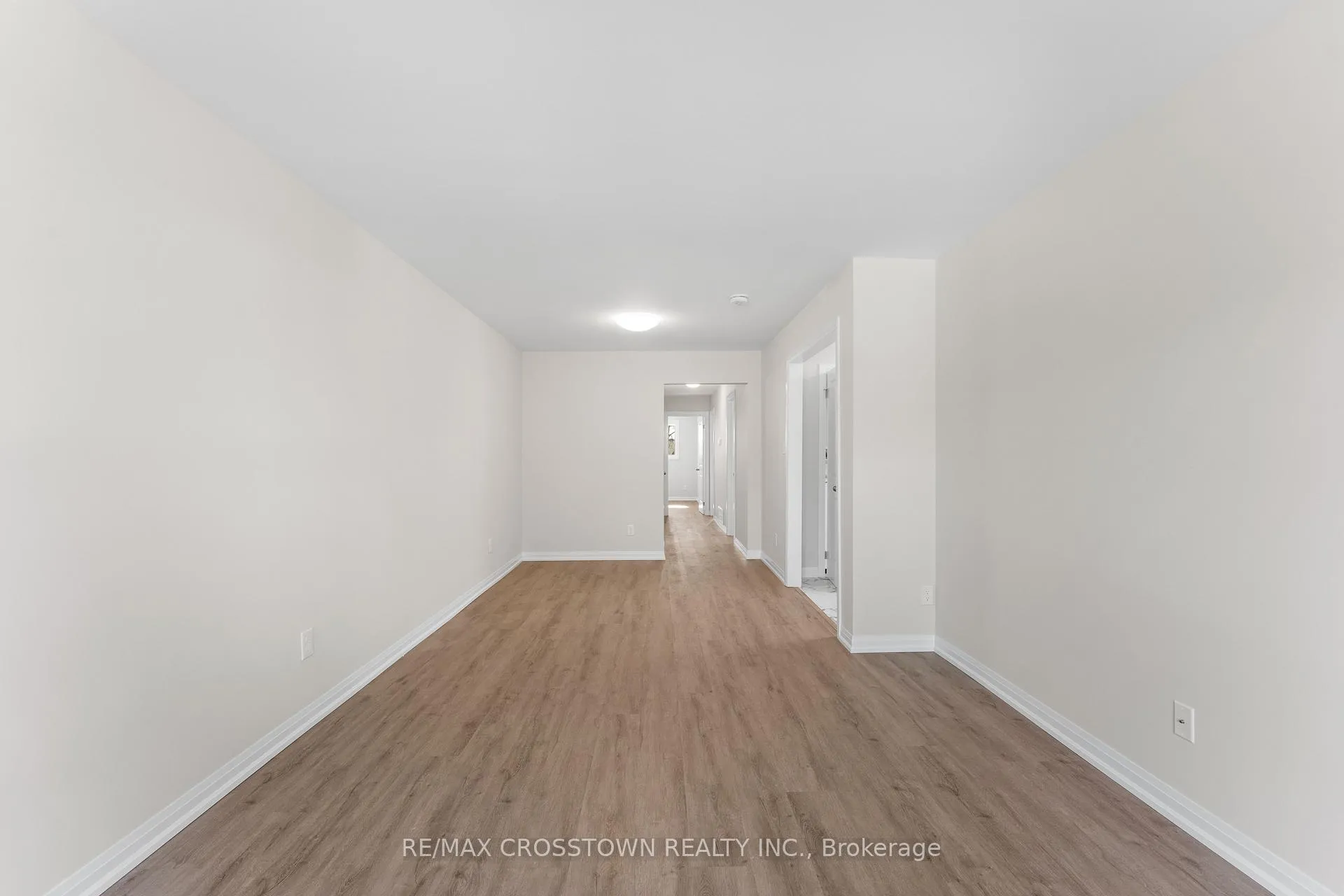 Photo 7 of 43 Charlbrook Avenue, Barrie, Cundles East — HOMEH