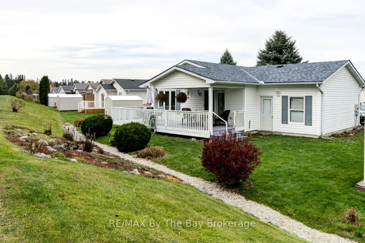 Photo 2 of 45 Pennsylvania Avenue, Wasaga Beach — HOMEH