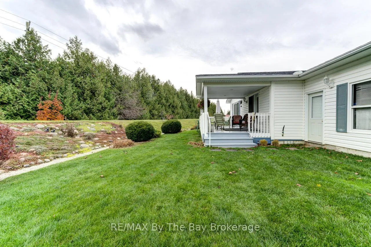 Photo 5 of 45 Pennsylvania Avenue, Wasaga Beach — HOMEH