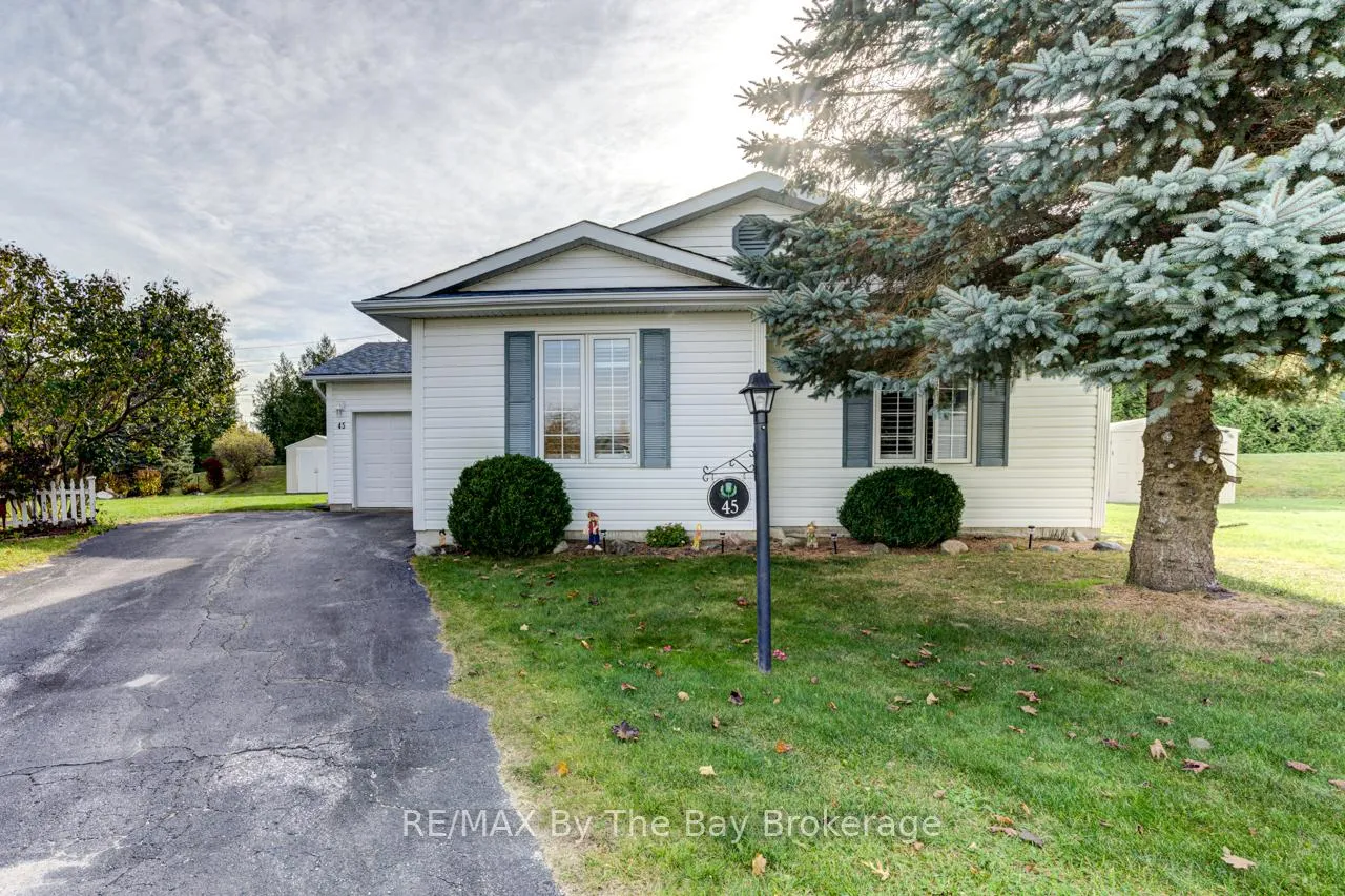 Photo 6 of 45 Pennsylvania Avenue, Wasaga Beach — HOMEH