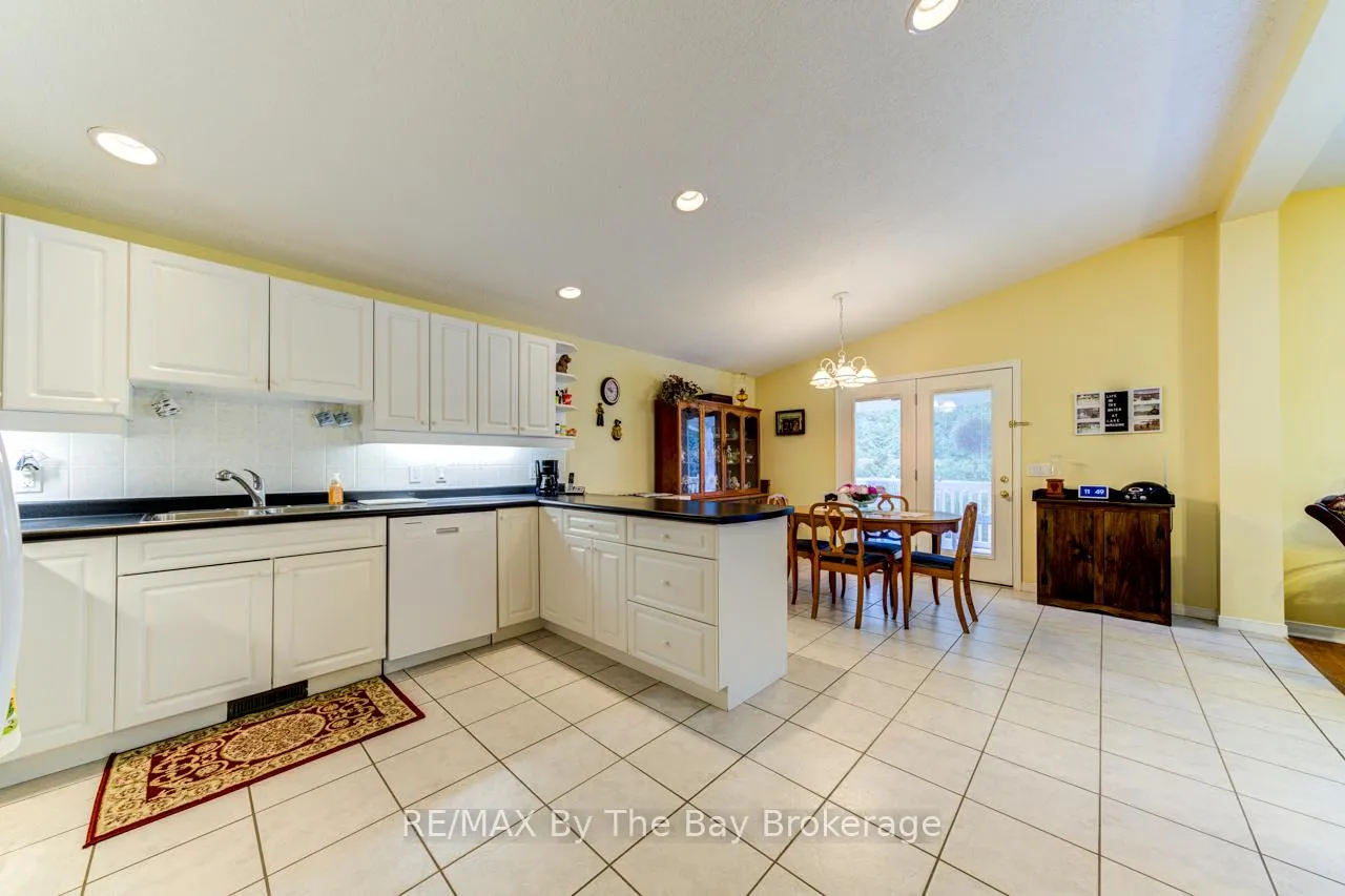 Photo 11 of 45 Pennsylvania Avenue, Wasaga Beach — HOMEH