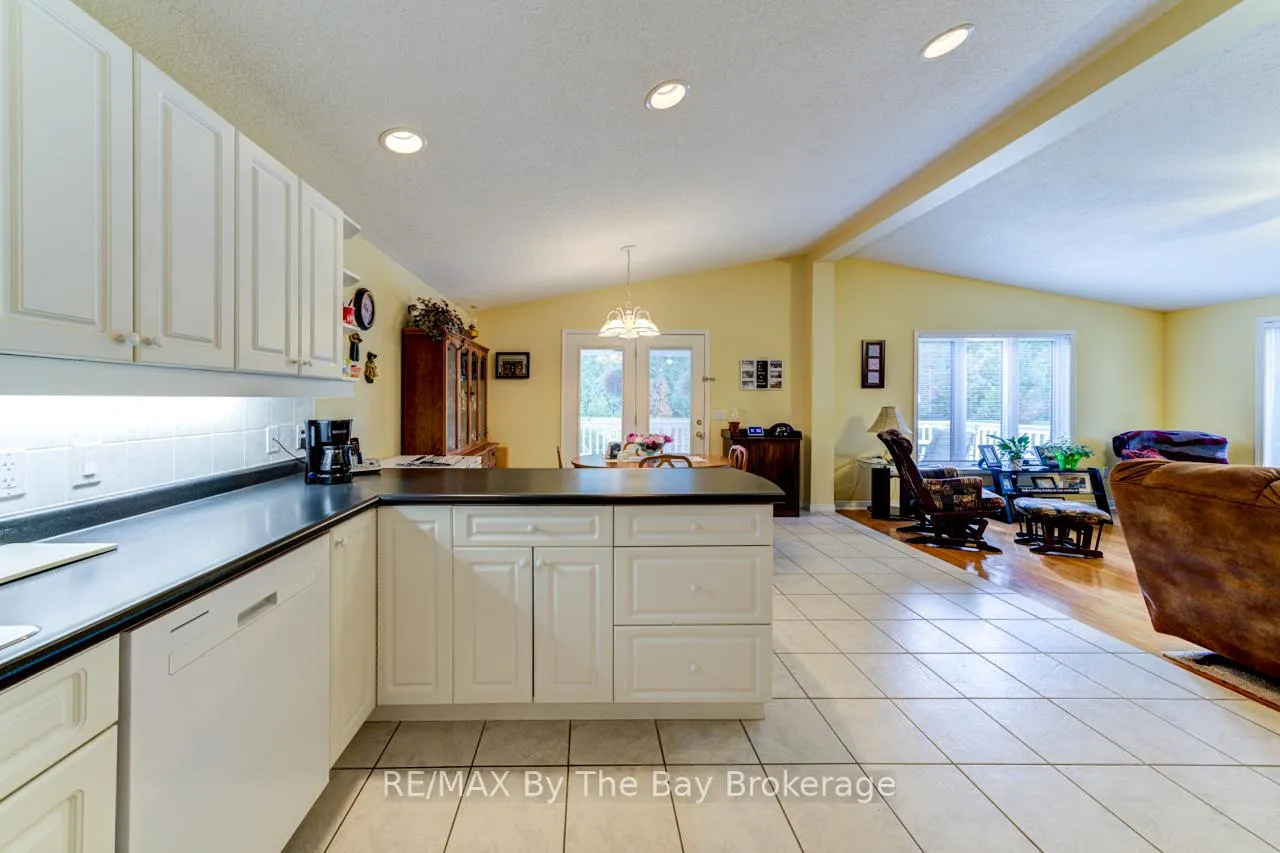 Photo 19 of 45 Pennsylvania Avenue, Wasaga Beach — HOMEH