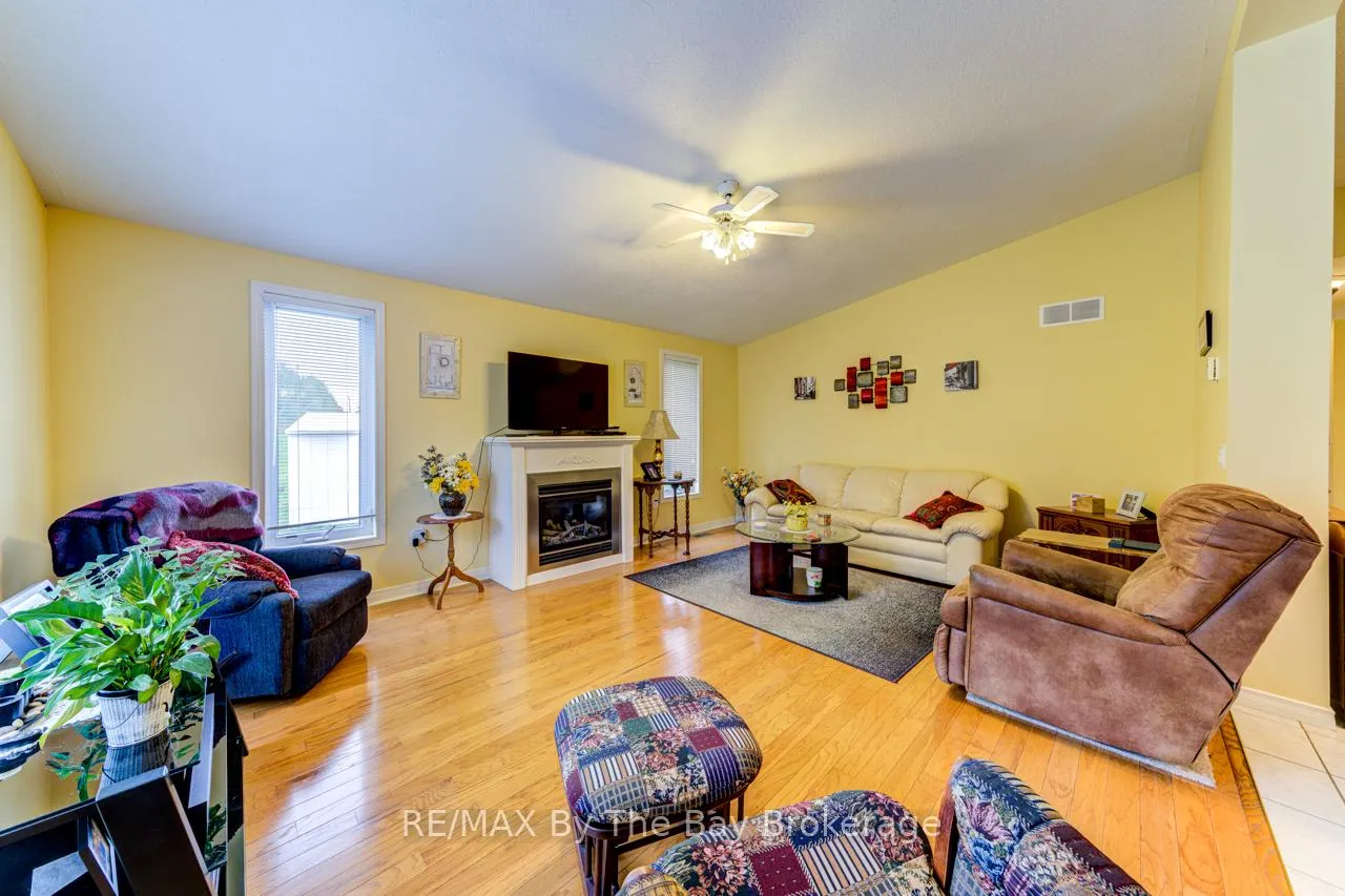 Photo 25 of 45 Pennsylvania Avenue, Wasaga Beach — HOMEH