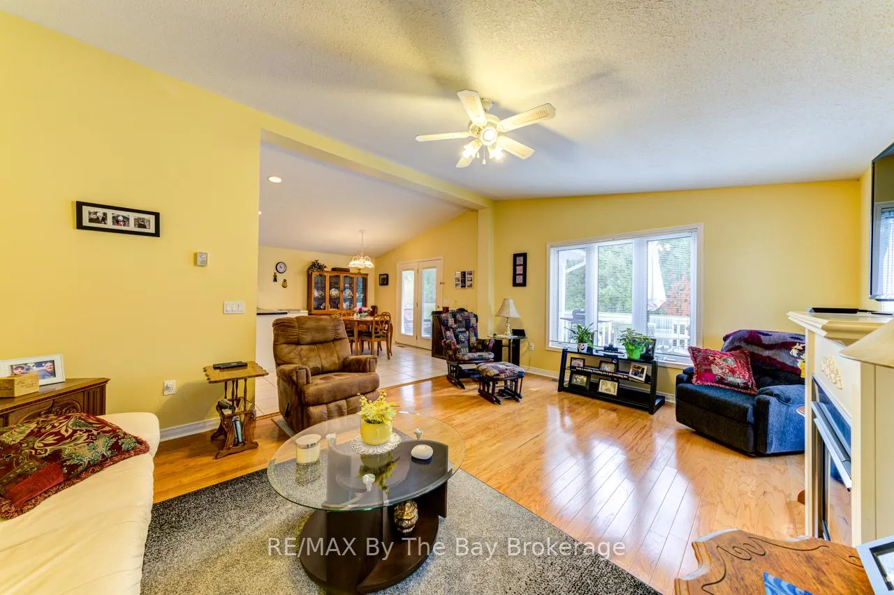 Photo 28 of 45 Pennsylvania Avenue, Wasaga Beach — HOMEH