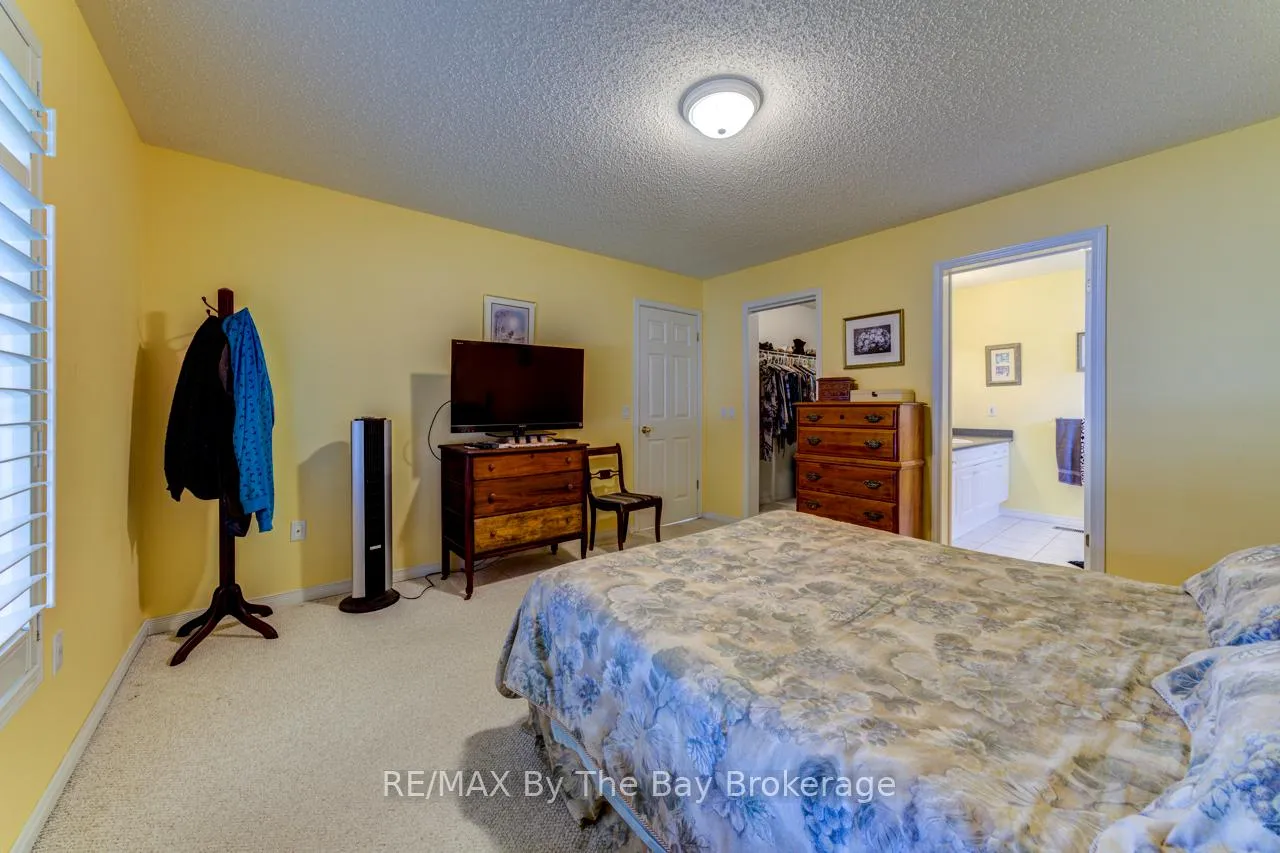 Photo 32 of 45 Pennsylvania Avenue, Wasaga Beach — HOMEH