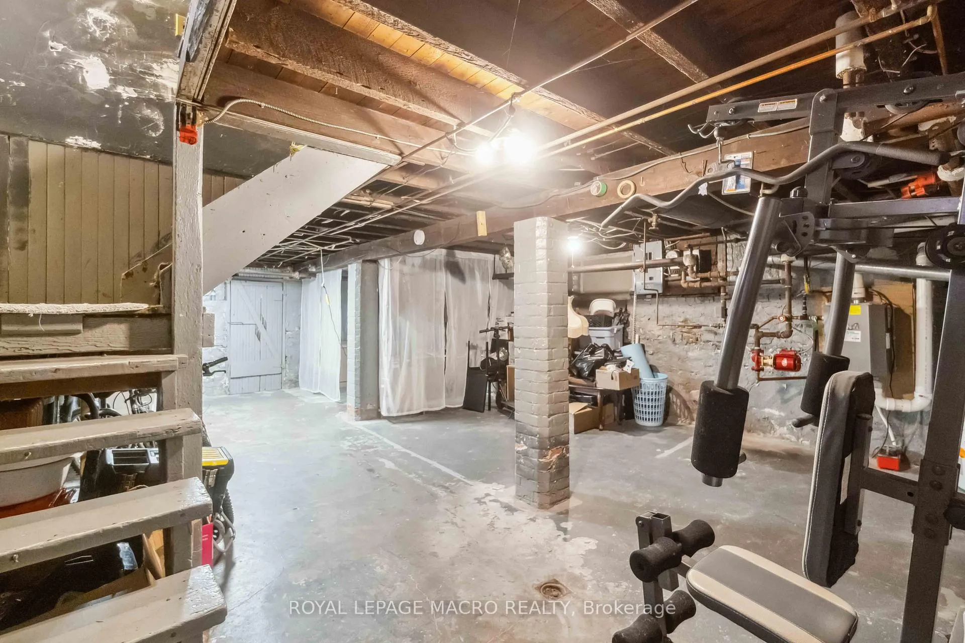 Photo 38 of 197 Wentworth Street S, Hamilton, Stinson — HOMEH