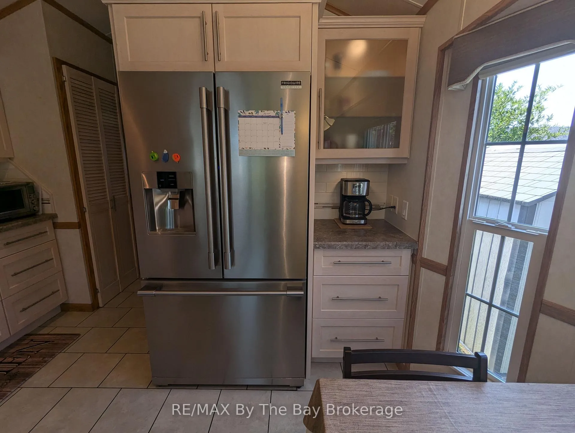 Photo 18 of 6 Huron Circle, Wasaga Beach — HOMEH