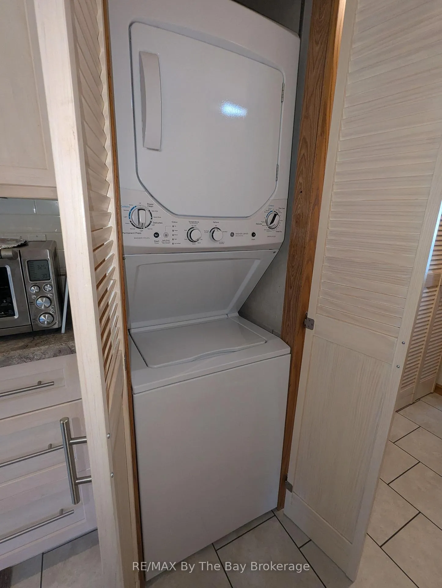 Photo 22 of 6 Huron Circle, Wasaga Beach — HOMEH