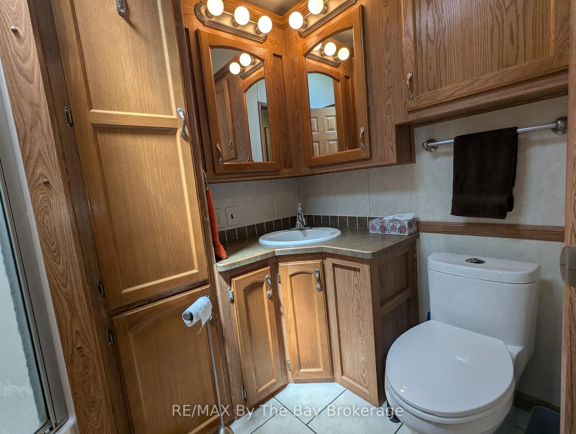 Photo 24 of 6 Huron Circle, Wasaga Beach — HOMEH