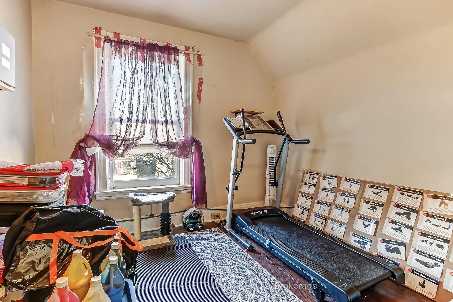 Photo 11 of 51 Maple Street, St. Thomas — HOMEH
