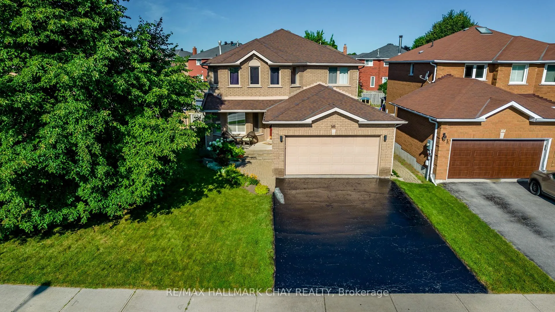 Front of 146 Hanmer Street W