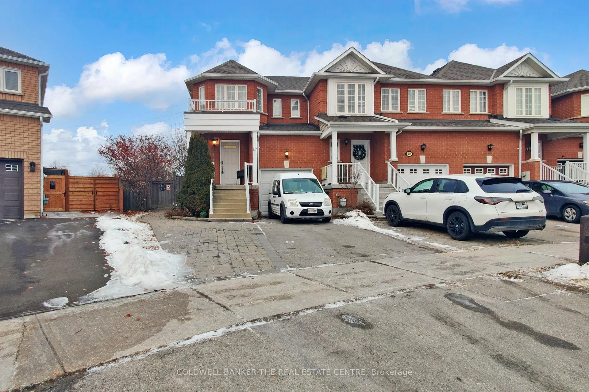 Front of 217 Stonebriar Drive N