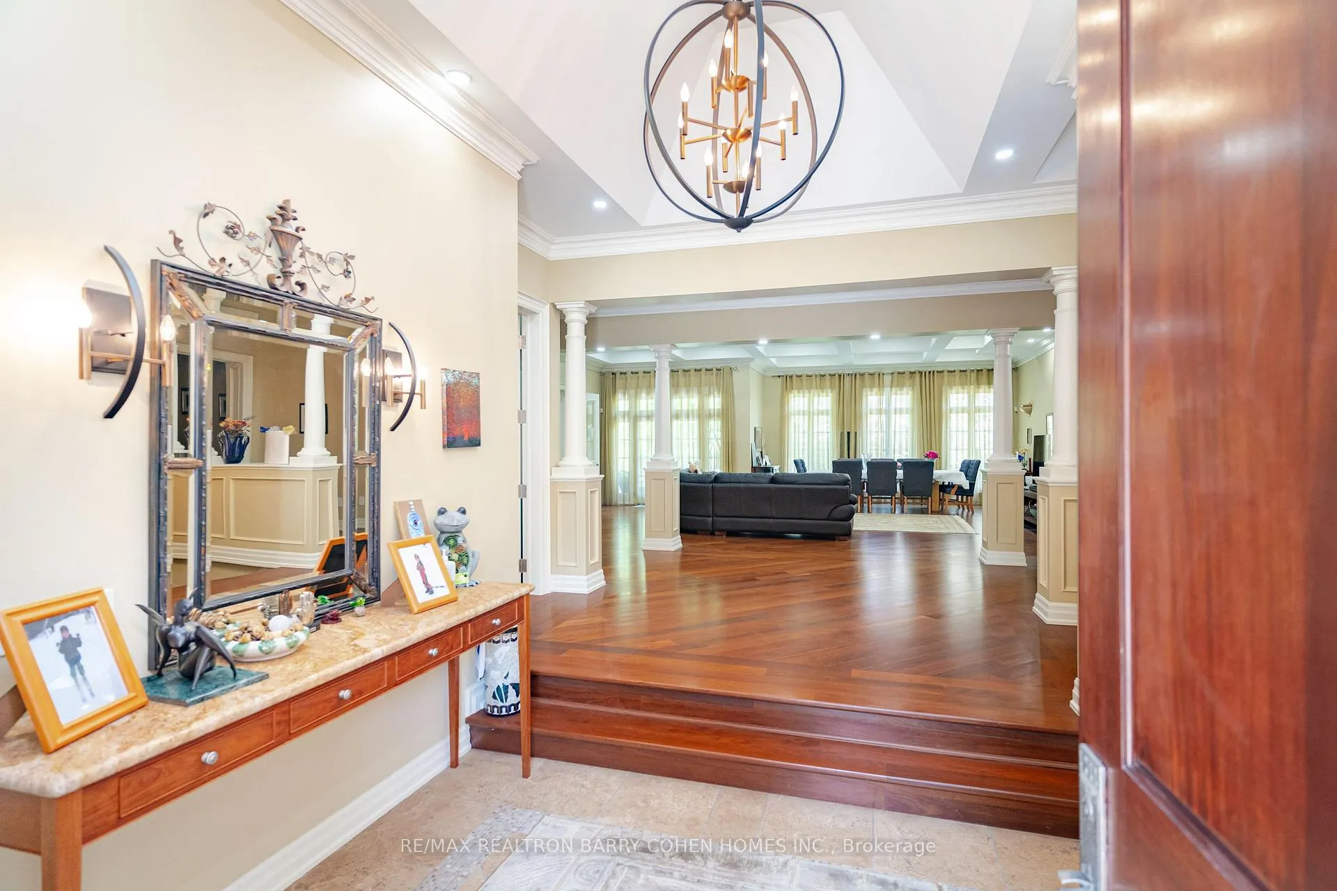 Photo 4 of 76 Thornridge Drive, Vaughan, Crestwood-Springfarm-Yorkhill — HOMEH