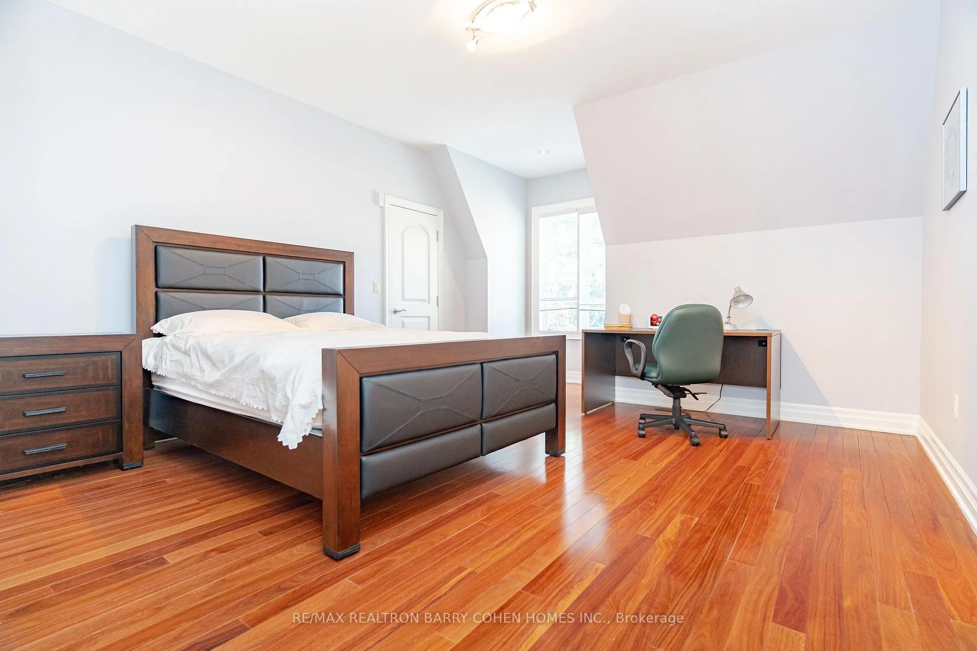 Photo 14 of 76 Thornridge Drive, Vaughan, Crestwood-Springfarm-Yorkhill — HOMEH
