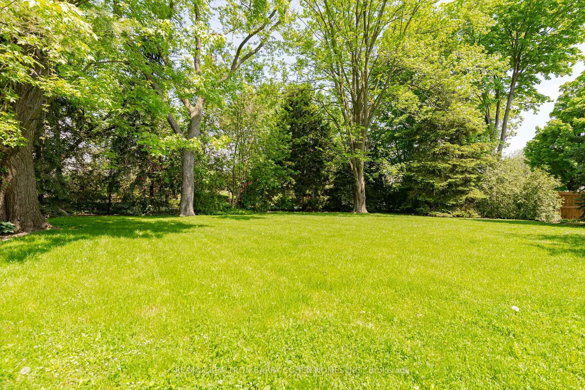 Photo 29 of 76 Thornridge Drive, Vaughan, Crestwood-Springfarm-Yorkhill — HOMEH