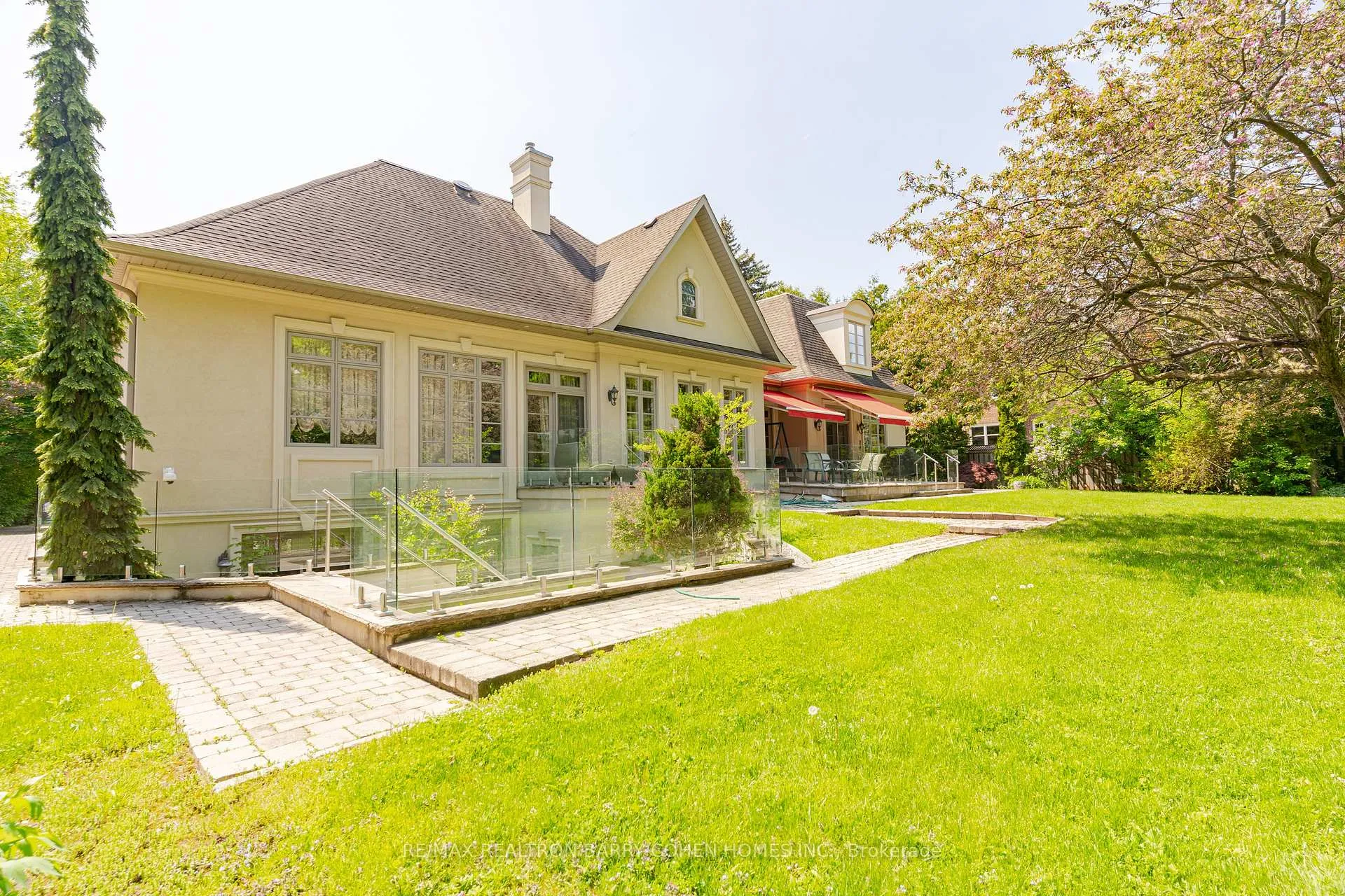Photo 31 of 76 Thornridge Drive, Vaughan, Crestwood-Springfarm-Yorkhill — HOMEH