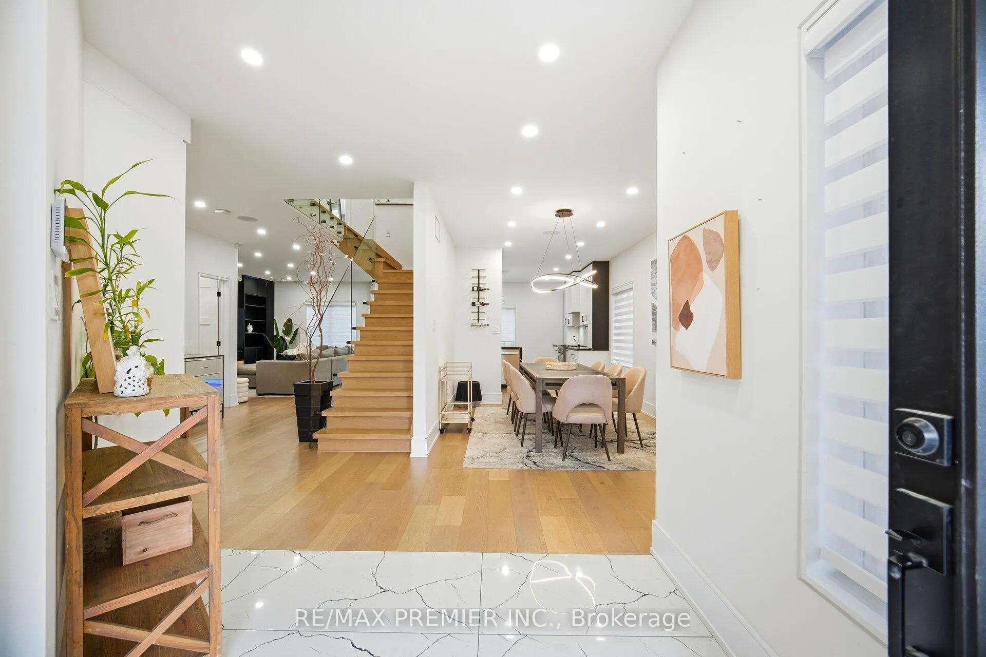Photo 5 of 80 Sgotto Boulevard, Vaughan, Sonoma Heights — HOMEH
