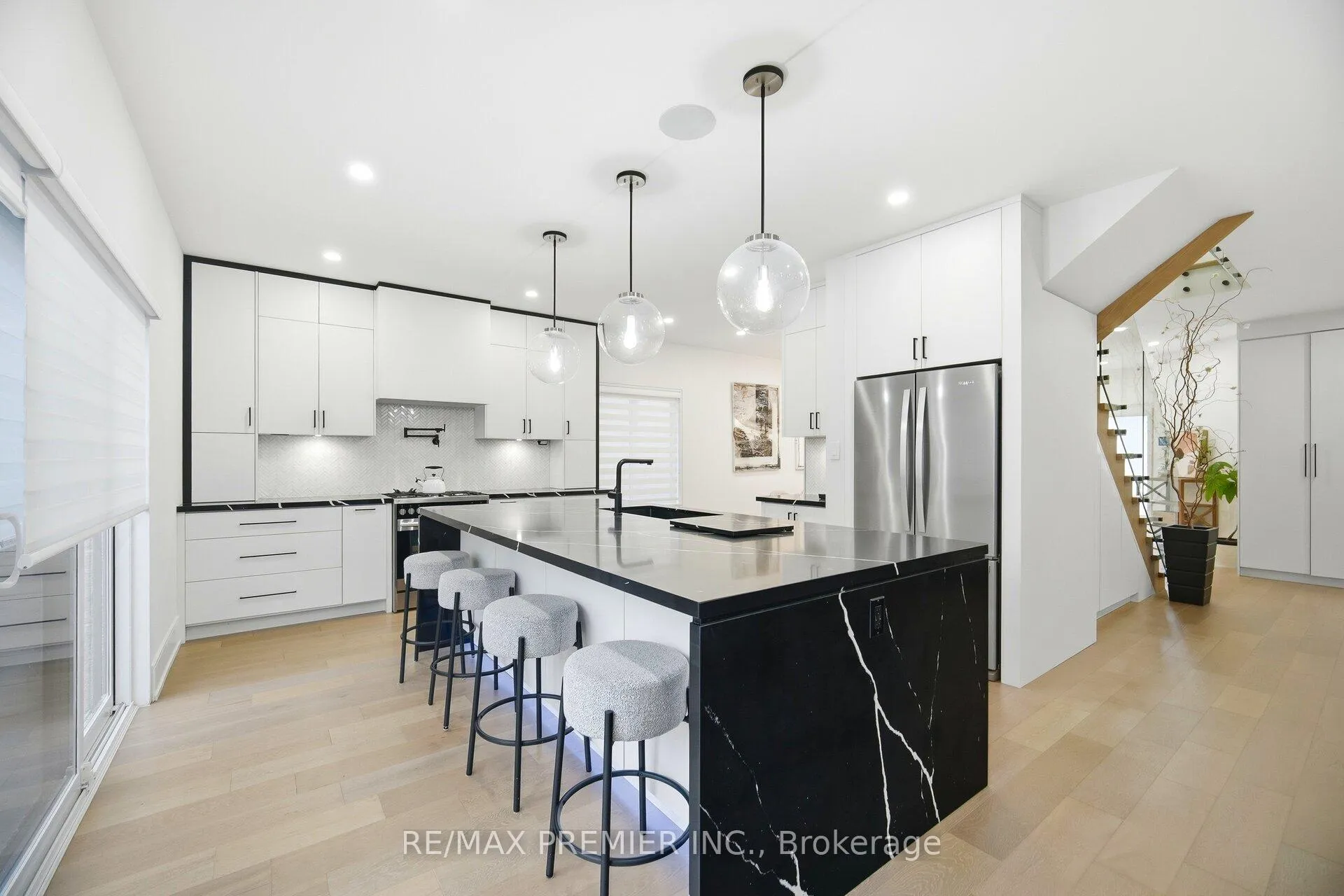 Photo 7 of 80 Sgotto Boulevard, Vaughan, Sonoma Heights — HOMEH