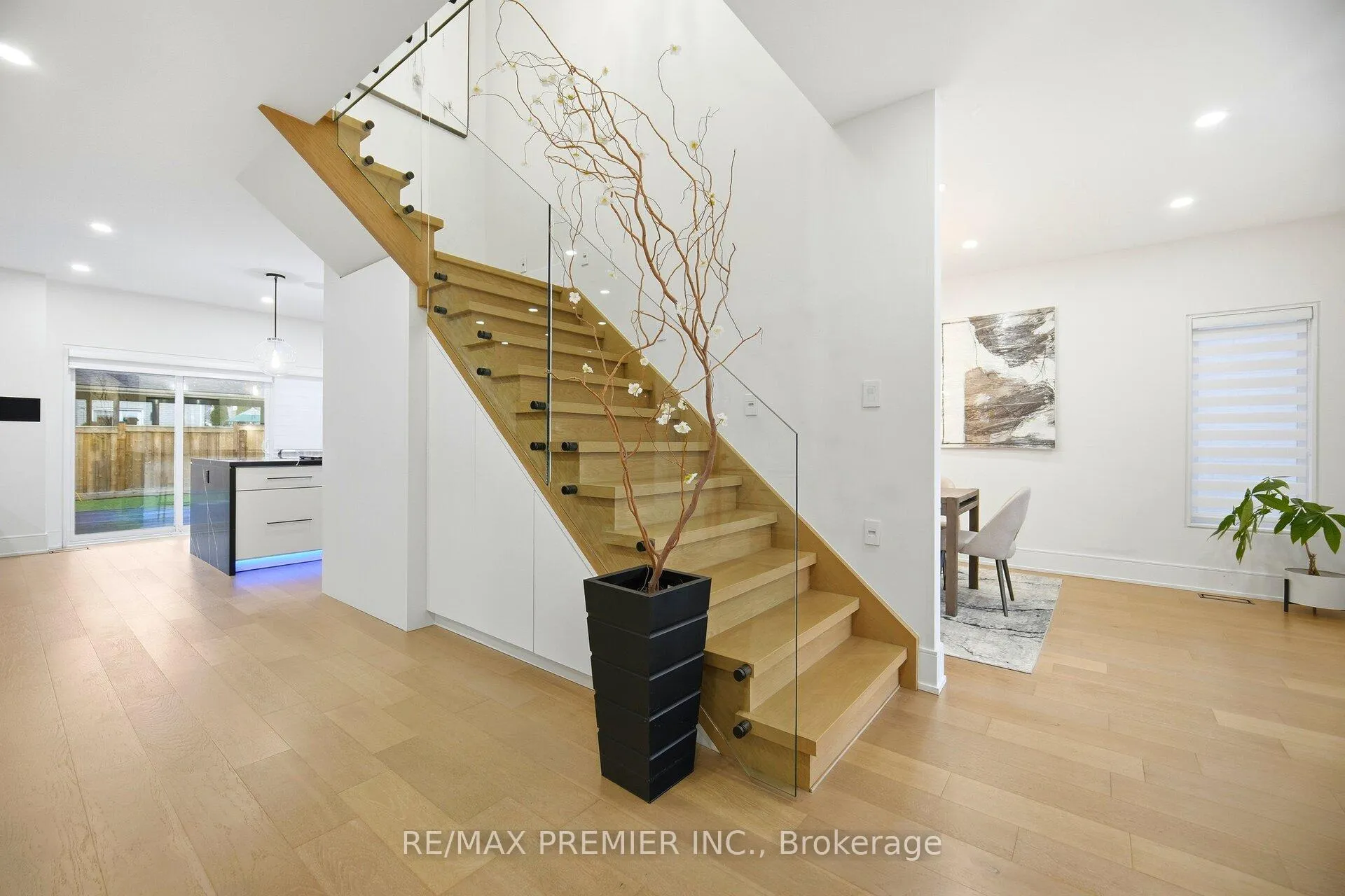 Photo 14 of 80 Sgotto Boulevard, Vaughan, Sonoma Heights — HOMEH