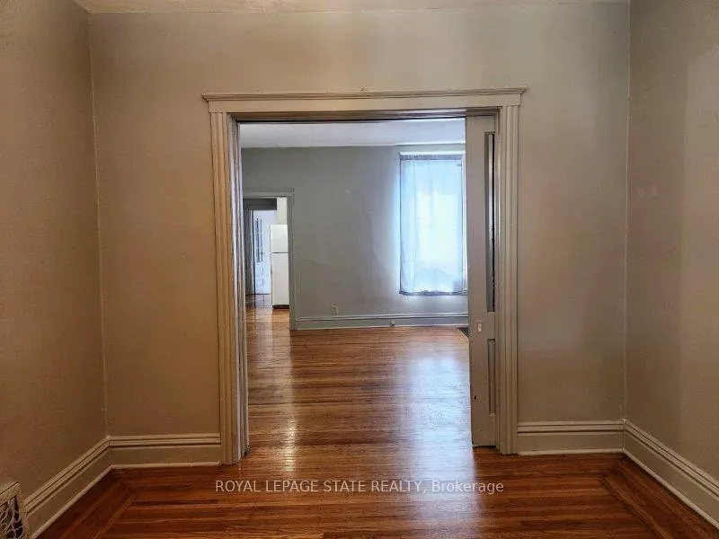Photo 5 of 25 Gladstone Avenue, Hamilton, St. Clair — HOMEH