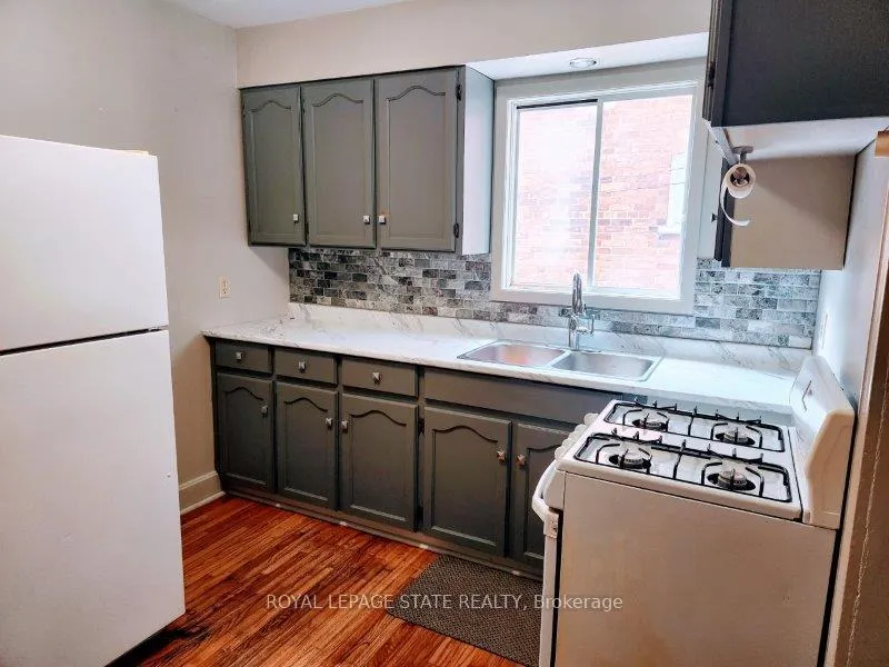 Photo 10 of 25 Gladstone Avenue, Hamilton, St. Clair — HOMEH