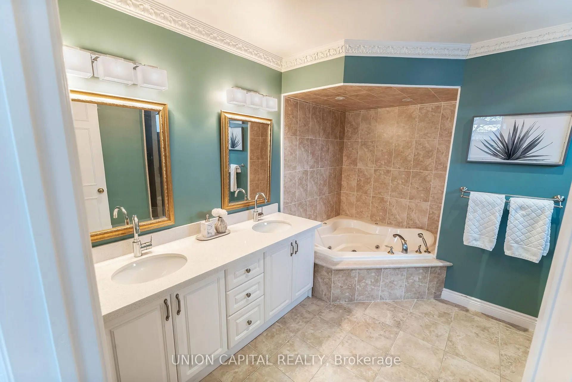 Photo 19 of 21 Bauer Crescent, Markham, Unionville — HOMEH