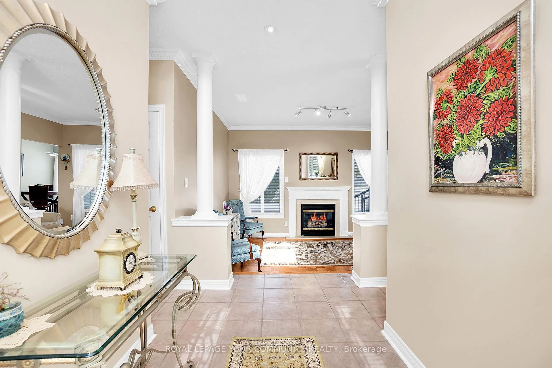 Photo 4 of 176 Laurentian Boulevard, Vaughan, Rural Vaughan — HOMEH