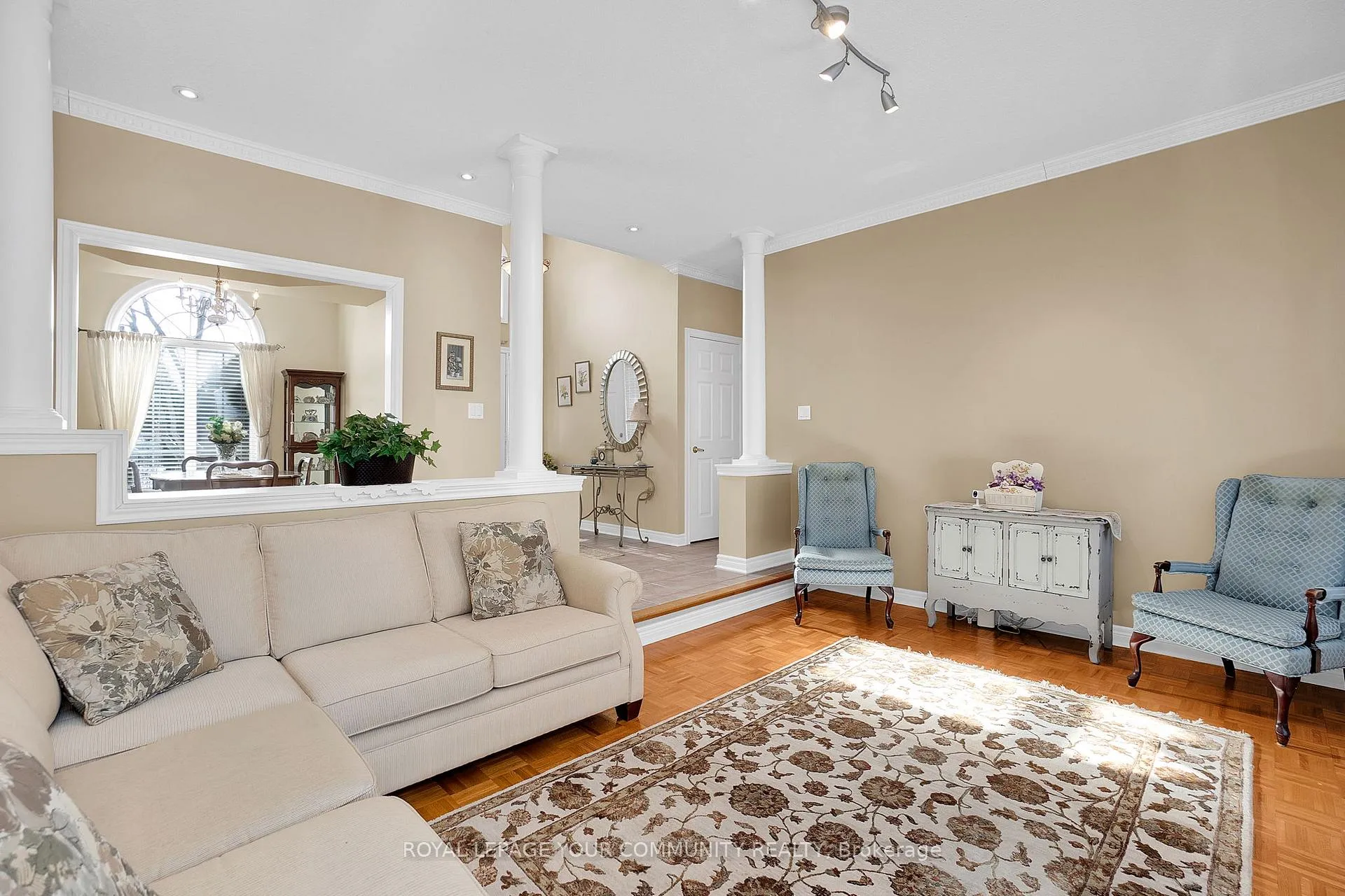 Photo 6 of 176 Laurentian Boulevard, Vaughan, Rural Vaughan — HOMEH